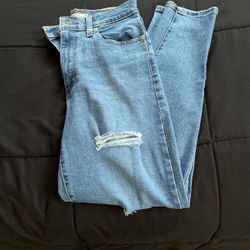 Levis High Waisted Mom Jeans Size 27