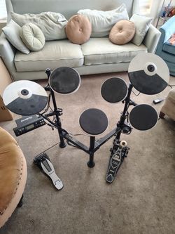 Roland TD-4 Electronic Drums