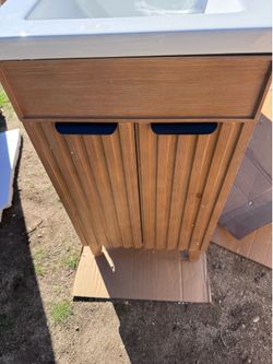 18 Inch Single Sink Vanity ( Opened Box )