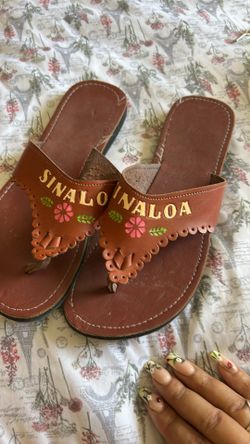 Used Leather Sandals eomens