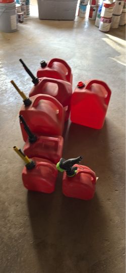 Gas containers