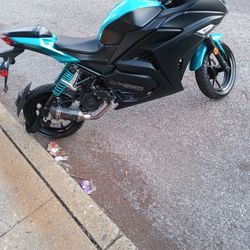$1,300 Willing To Negotiate Clean Title Automatic Beginner 200cc