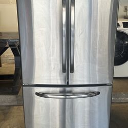 GE 33” Stainless Steel French Door Refrigerator – Works Great