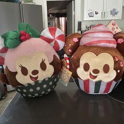 Disney Munchlings - Jumbo 16” Mickey Mouse And Minnie Mouse  Peppermint Bark Cupcake Plush!! NEW $25 Or Best Offer 