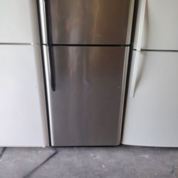 FRIGIDAIRE 18 CUFT STAINLESS STEEL FRIDGE