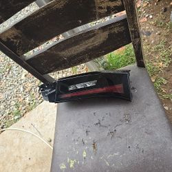 NISSAN KICKS REAR RIGHT PASSENGER SIDE INNER TAILLIGHT LIGHT LAMP OEM 2025