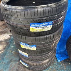 SET NUEVO (4) Llantas 245/30ZR22 Accelera PHI - 92W XL