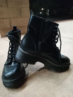 Steve Madden combat boots size 8