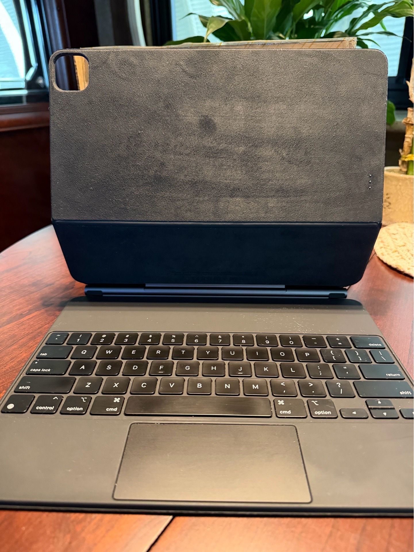 Apple Magic Keyboard for iPad Pro 12.9” / iPad Air 13” – Excellent Condition
