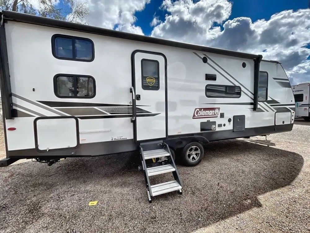 2023 Coleman Light 2455BH