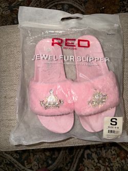 Red by Kiss Jewel Fur Slippers Pink Size S