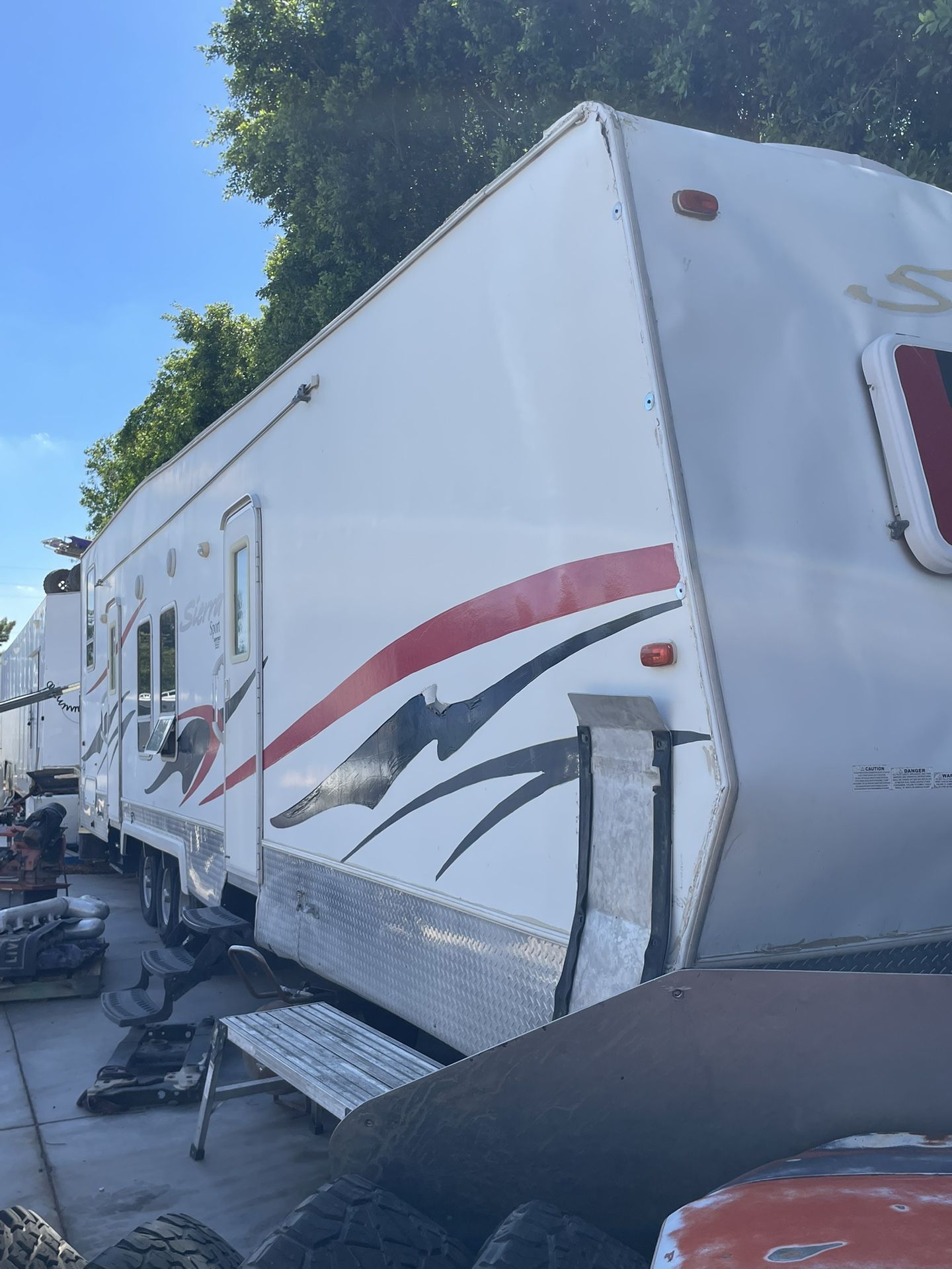 2007 34 Foot Sierra Sport Toyhauler