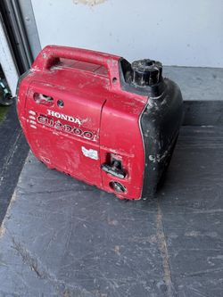 Honda Eu2000 Generator Good Condition Quiet,, Has A Lot Scratches 