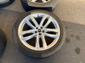 Audi OEM Alloy Wheel with Pirelli Tire