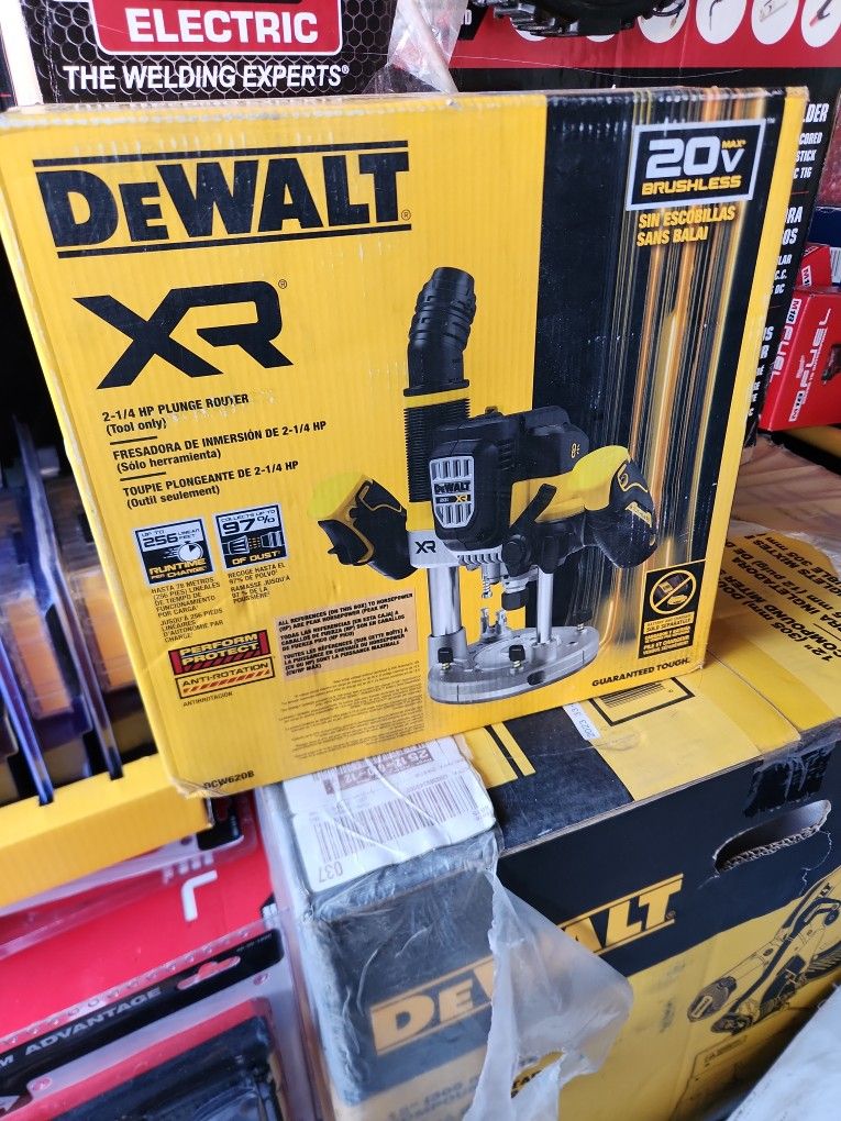 20V MAX XR 2-1/4 Peak HP Brushless Cordless Plunge Router (Tool Only)
by
DEWALT