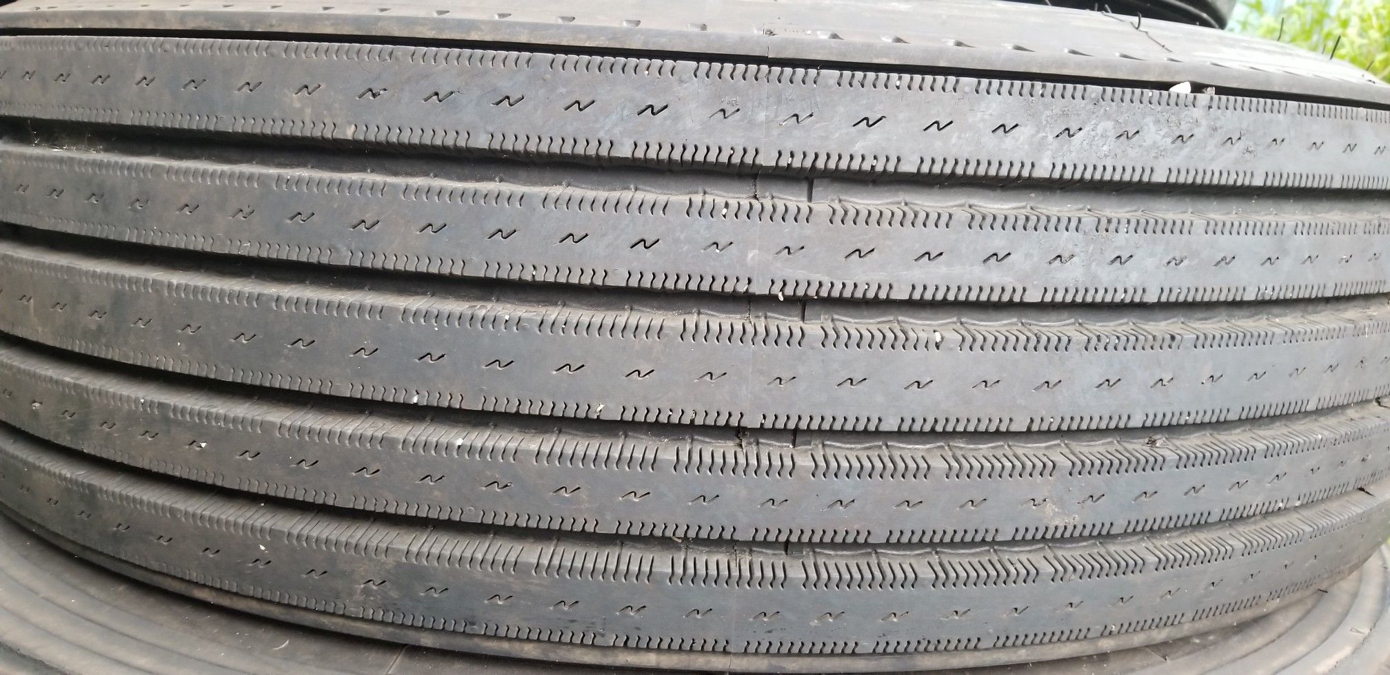 1 New 295 75R 22.5 Tire