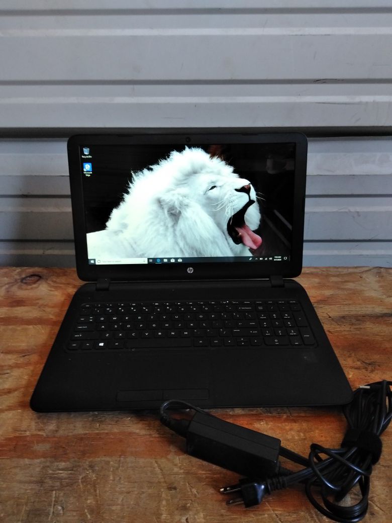 Hp TouchScreen laptop & charger