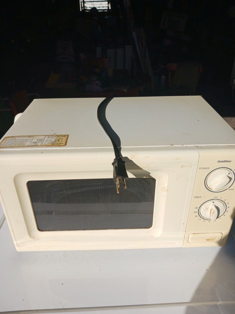 Gold Star Microwave 