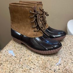 Size 7 Warm Rain Boots