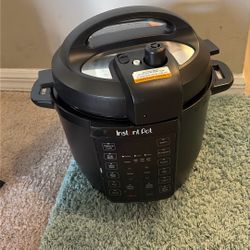 Instant Pot Pressure Cooker – Pre owned Good Condition