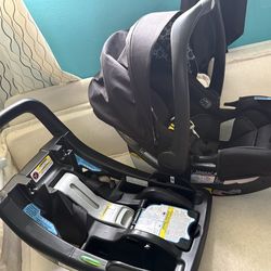 Carseat with base Graco
