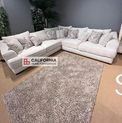 Modern elegant comfortable livingroom sectional couch