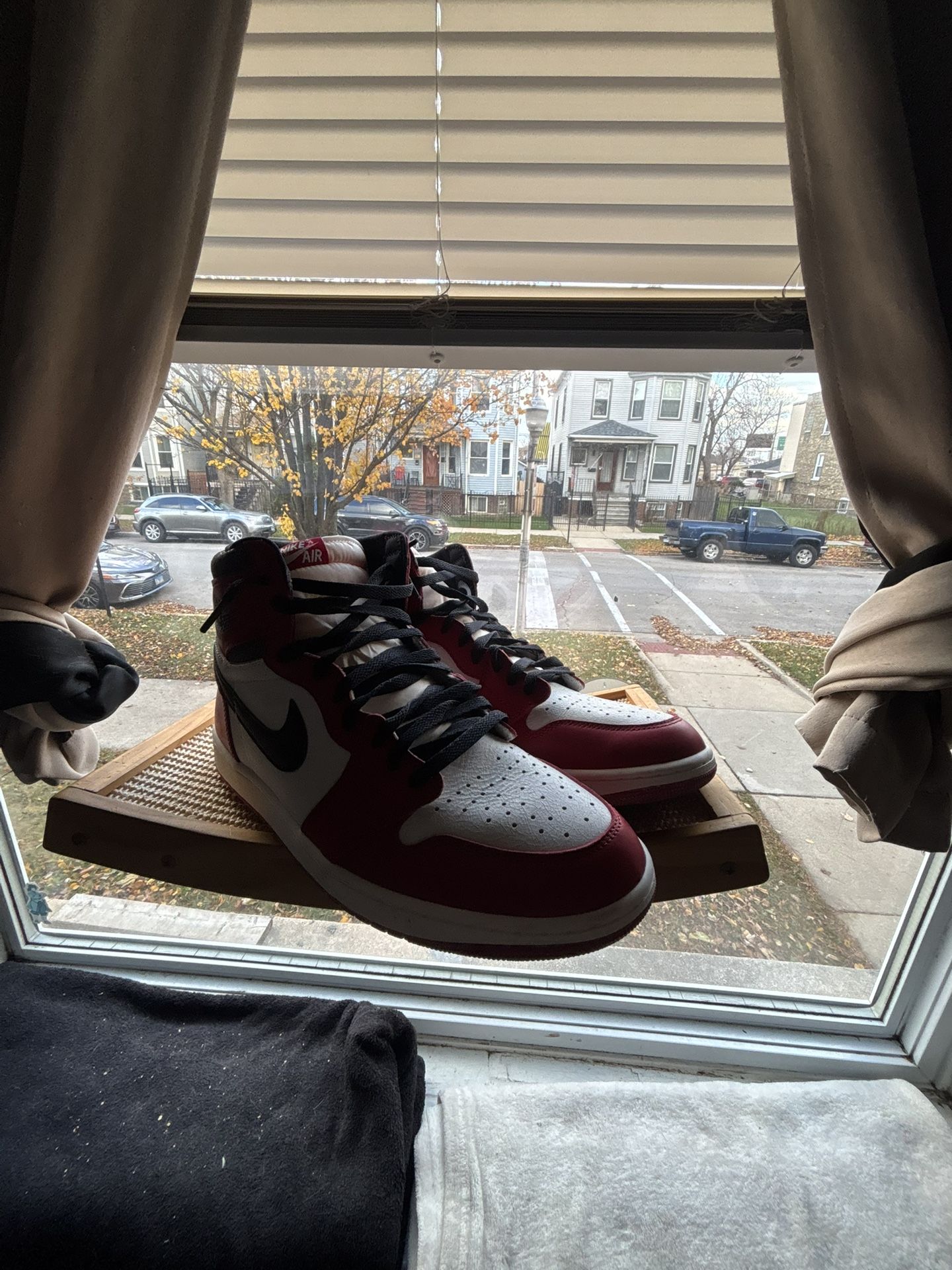 JORDAN 1 CHICAGO LOST AND FOUNDS