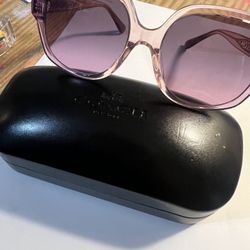 COACH Women’s HC8395u sunglasses. 