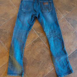 Men's Jeans Wranglers Slim Boot Cut Retro 32x36
Cavendars
32x36