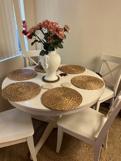 Dining set with  floor rug