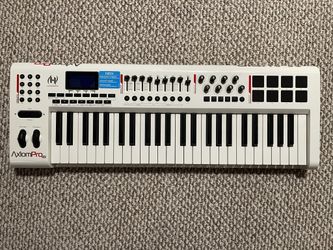 AKAI Axiom Pro 49 MIDI Keyboard
