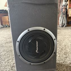 10 Inch Pioneer Sub With Amp 