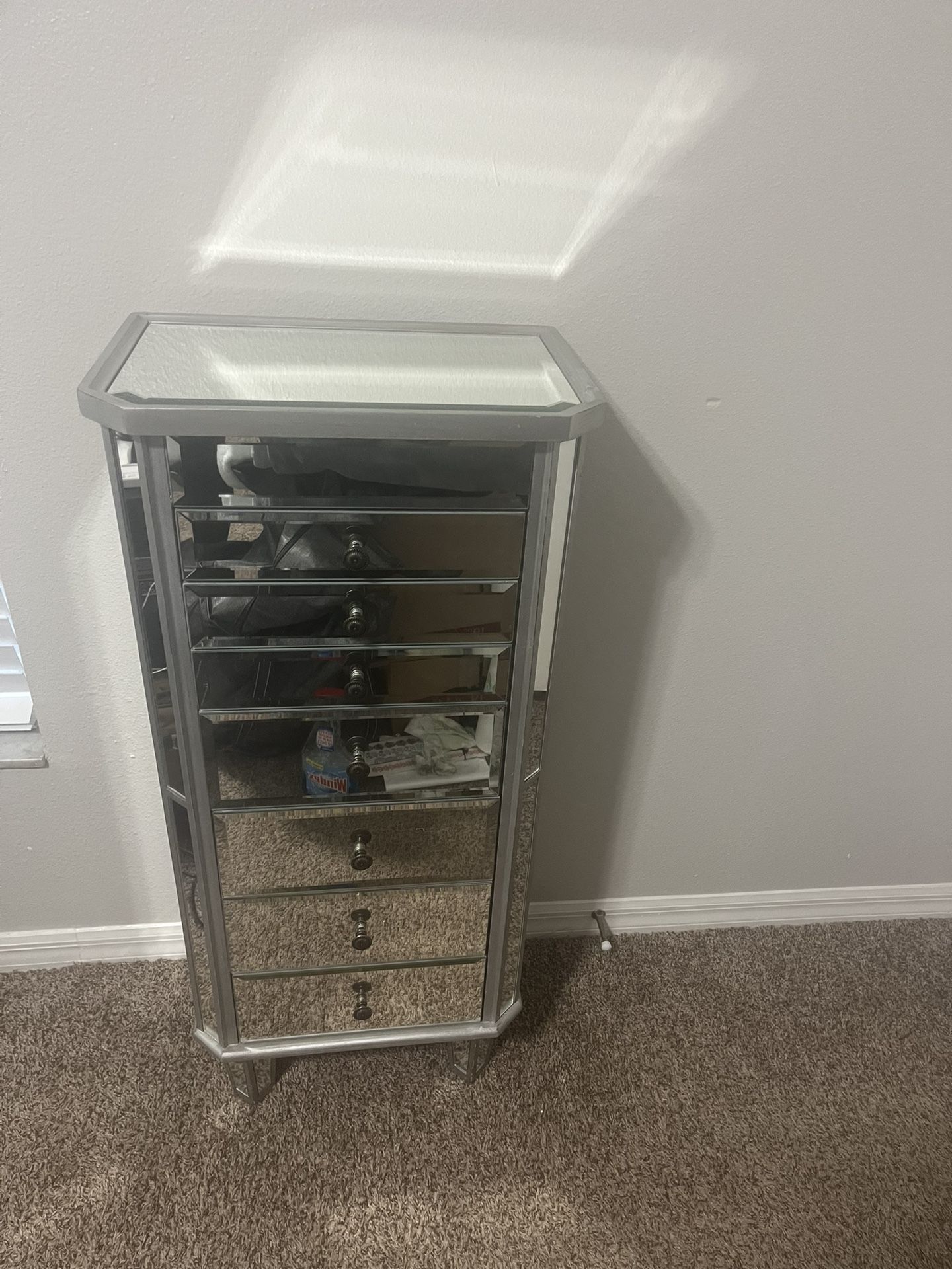 Mirror Jewelry Stand