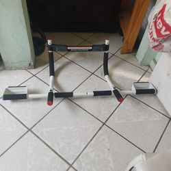 Pull Up Bar 