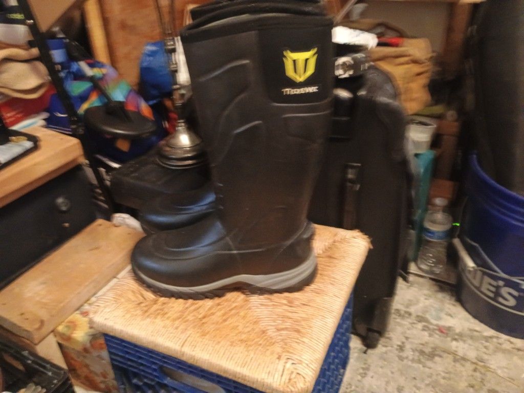 Muck Boots by Tidewe. 
