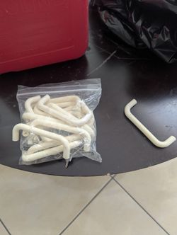 FREE KITCHEN WHITE DOOR KNOBS