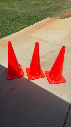 Traffic cones x3
