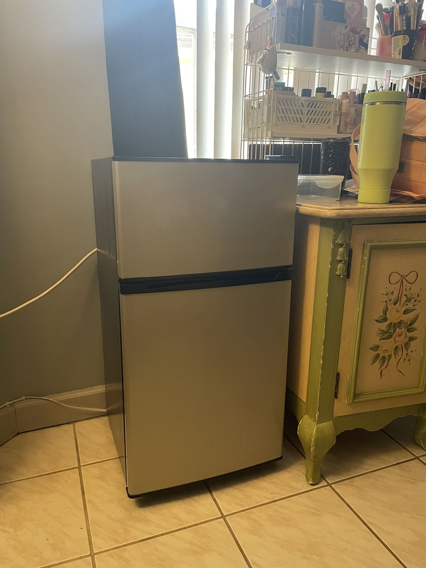 Mini Fridge 3.5 Cubic Feet