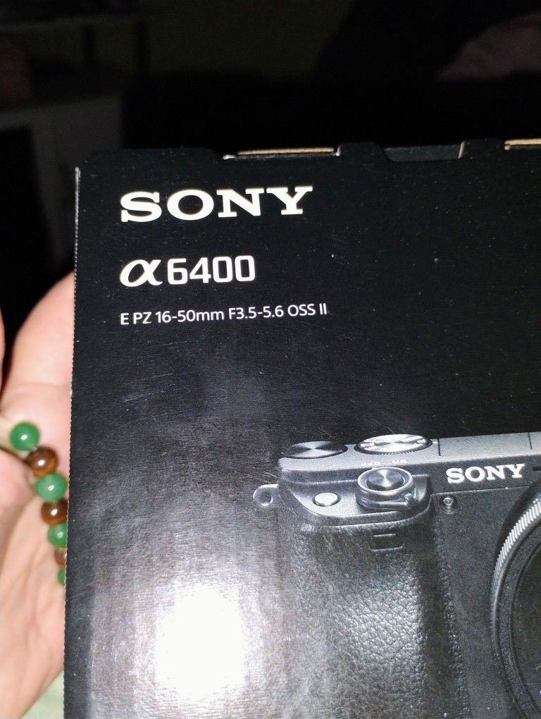 Sony Alpha A6400 Mirrorless Digital Camera Kit With E PZ16-50 mm Lens