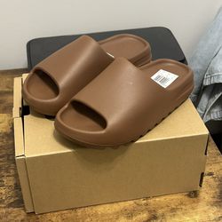 Adidas Yeezy Slides, Flax, Size 10