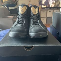 Jordan True Flight Black Metallic Gold Size 10.5