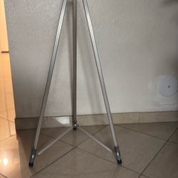 Easel