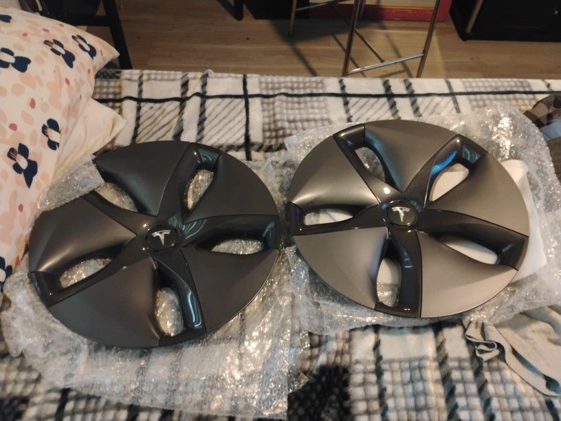 Set Blk Hub Caps Set. 4.