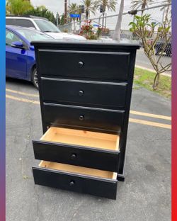5 drawers dresser / Five drawers dresser  /  Cajonera / Comoda