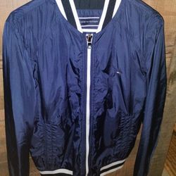 FIRM IN MERCED‼️MENS TOMMY HILFIGER JACKET SIZE SMALL 
