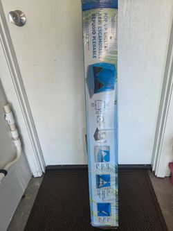 Costco Pop-Up Shelter. Excellent Condition