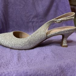 Women’s Dress Shoes.  Size 8. NEVER WORN 