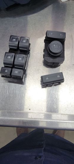 2014-2018 GMC Sierra Left Side Master Window/lock/mirror Switches