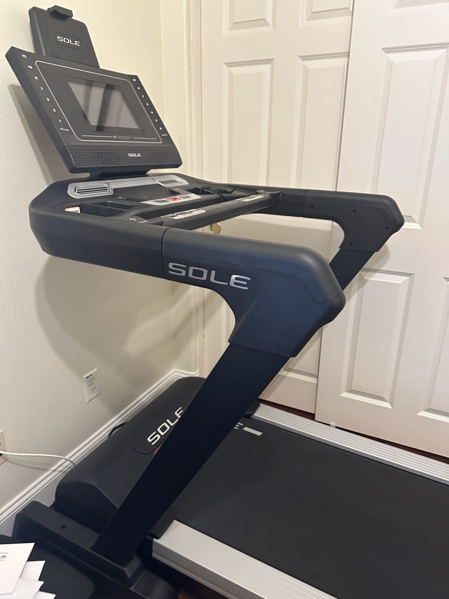 SOLE F80 Treadmill