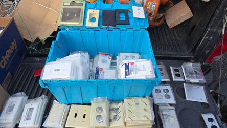 Bulk Lot of 80+ New Electrical Wall Plates (Leviton/P&S)
